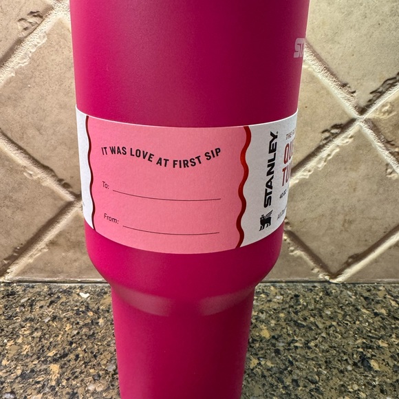 Stanley 40 oz Stainless Steel H2.0 FlowState Quencher
Tumbler in Cosmo Pink - Picture 4 of 5